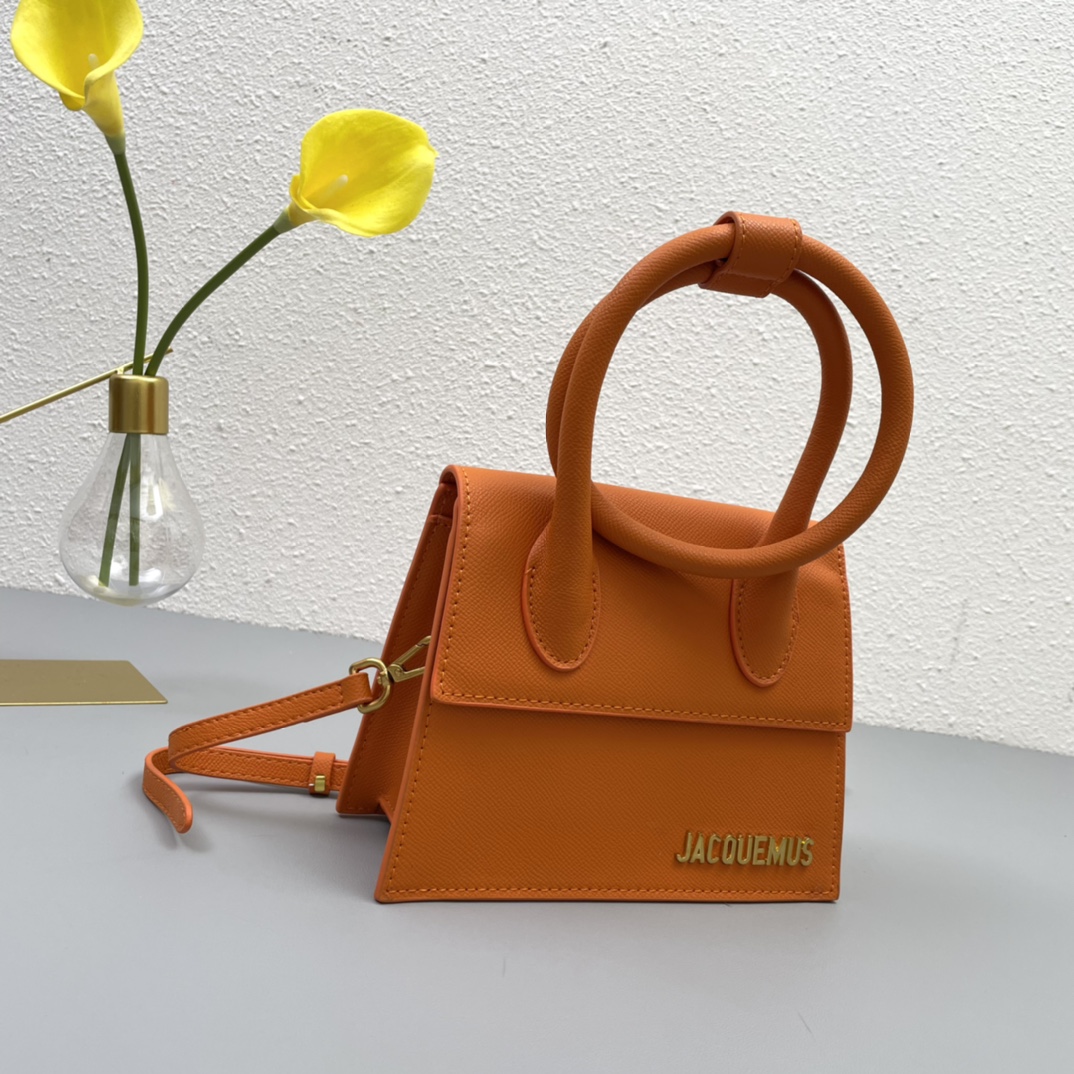 JACQUEMUS 2023 22PJ551