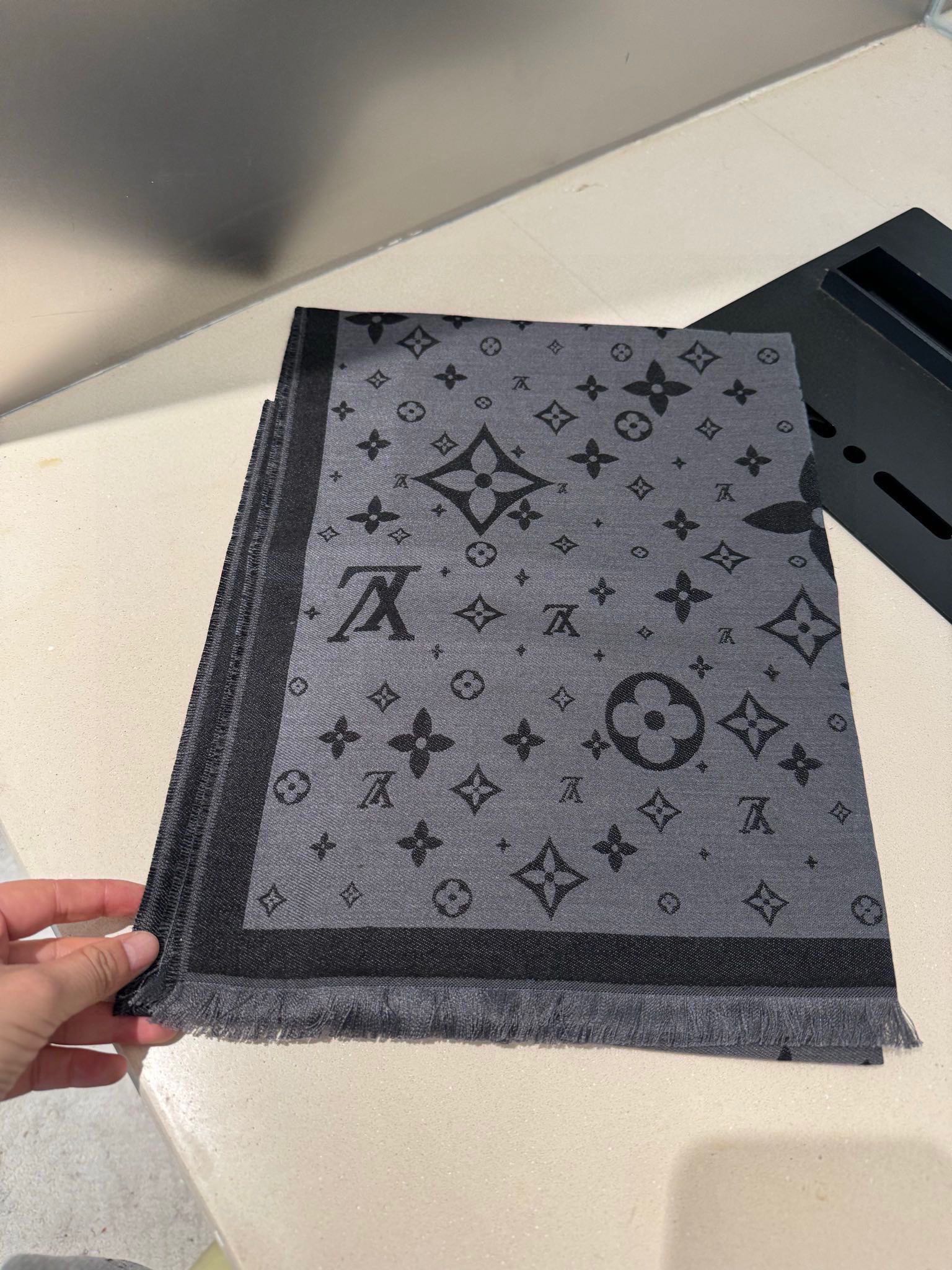 Louis Vuitton Scarf Reversible Shawl Cashmere 50*190cm Accessories