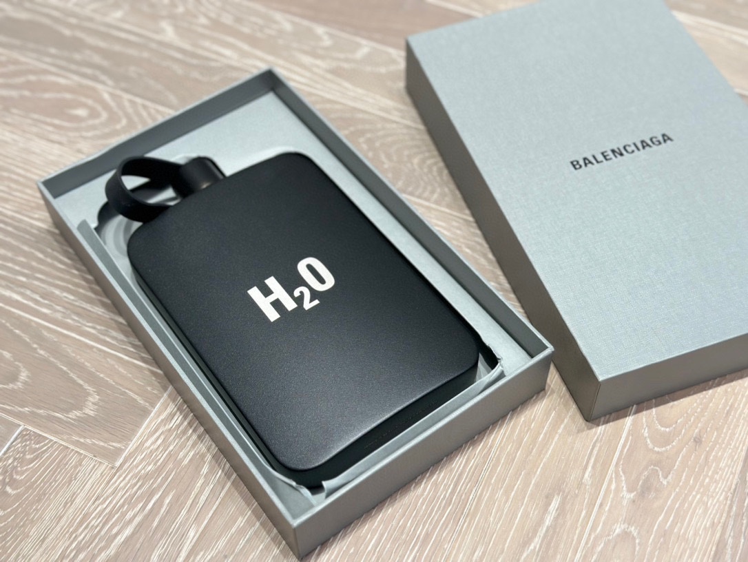 Balenciaga Cup 001