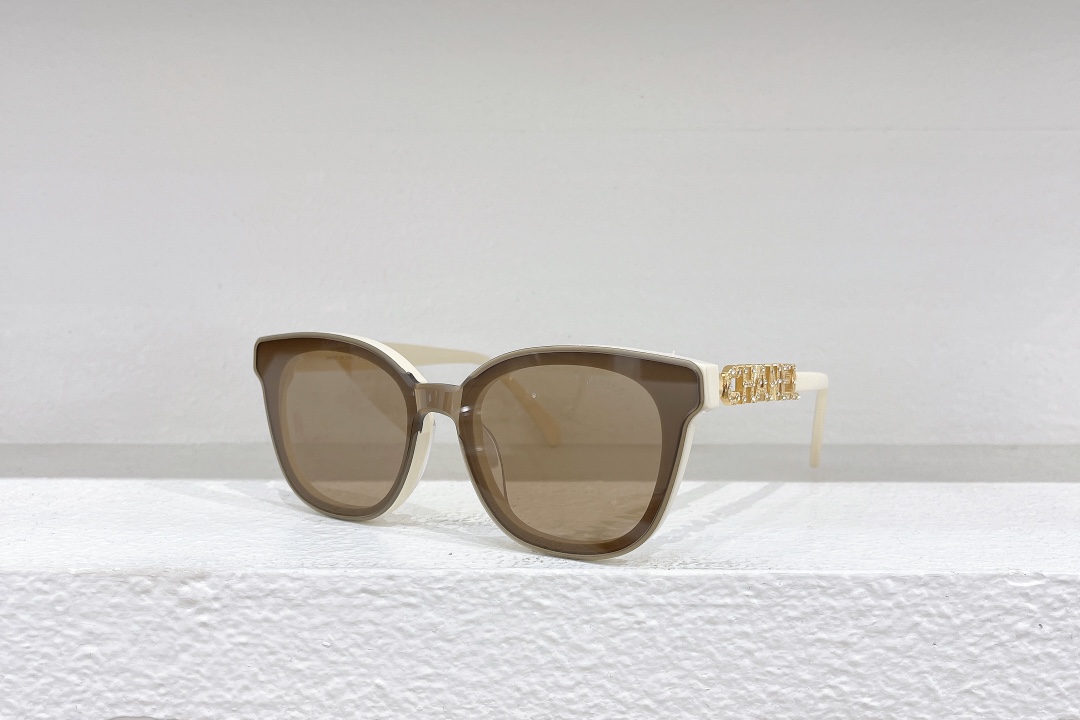Chanel Sunglasses A95068 SM041