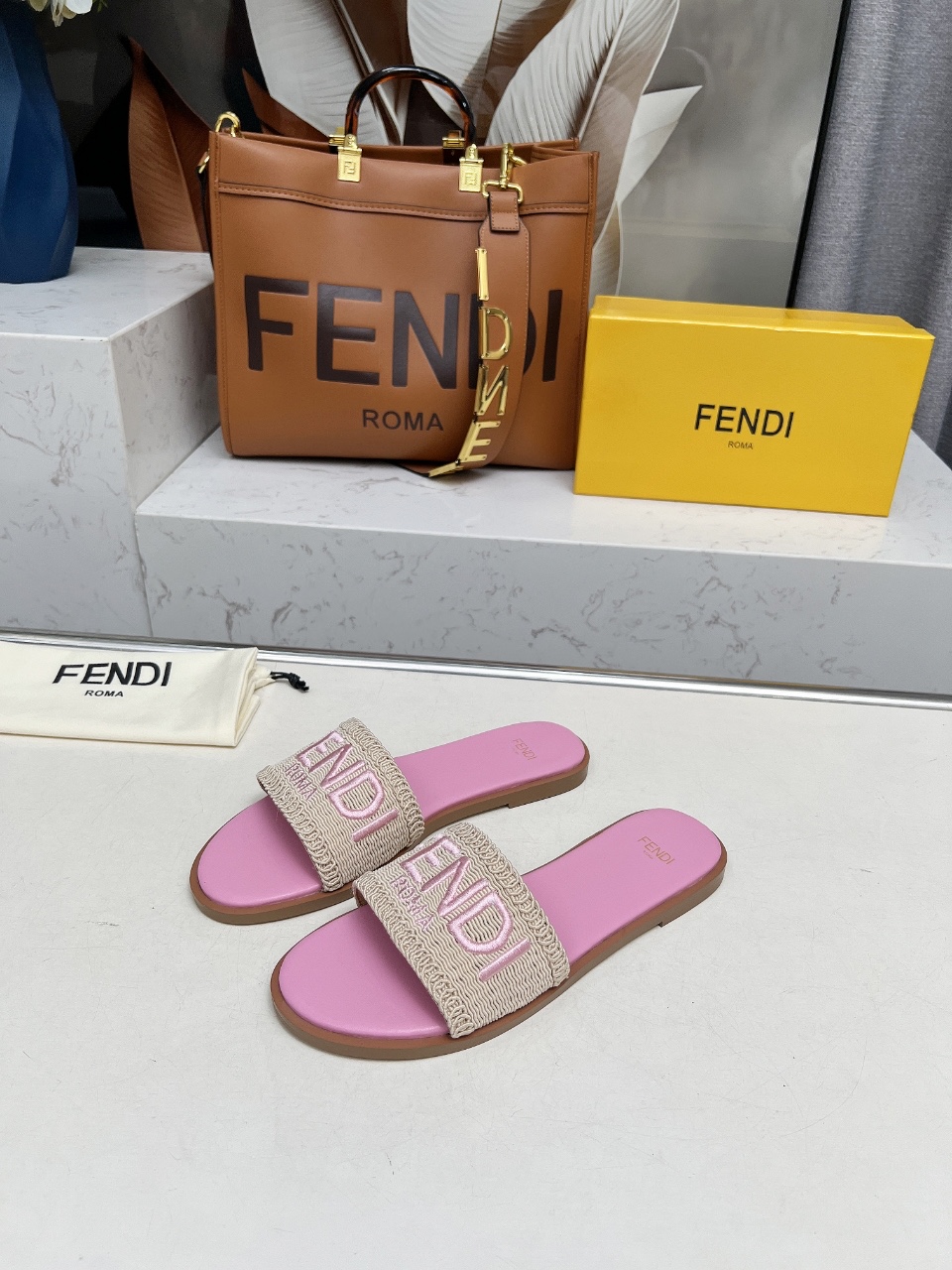 Fendi Shoes Latest summer women's slippers