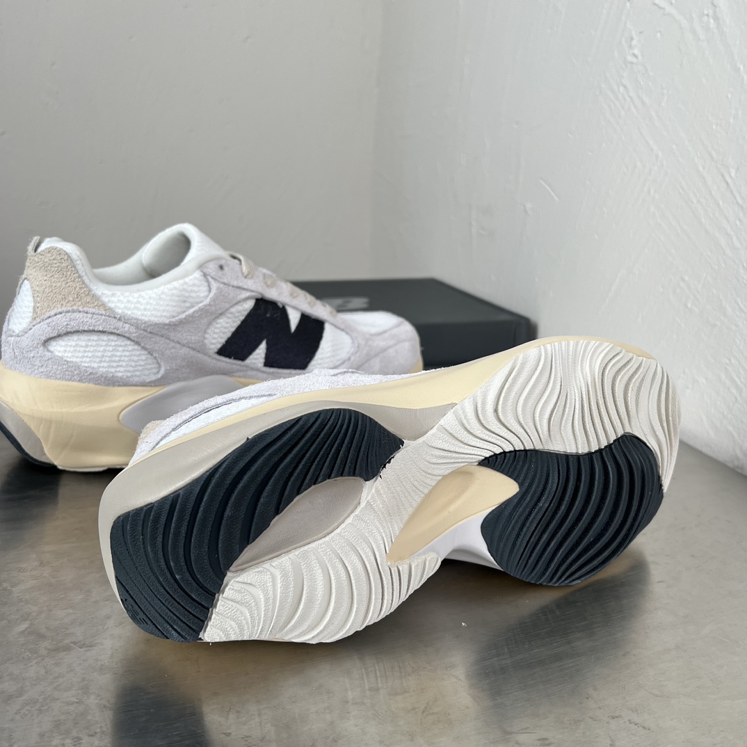 New Balance Sneakers SportsNB warped runner