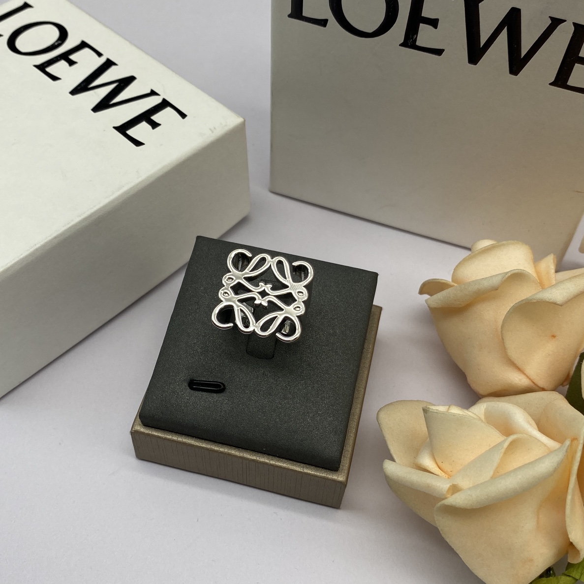 Loewe Jewelry Rings Anagram Twisted Diamond Open Ring