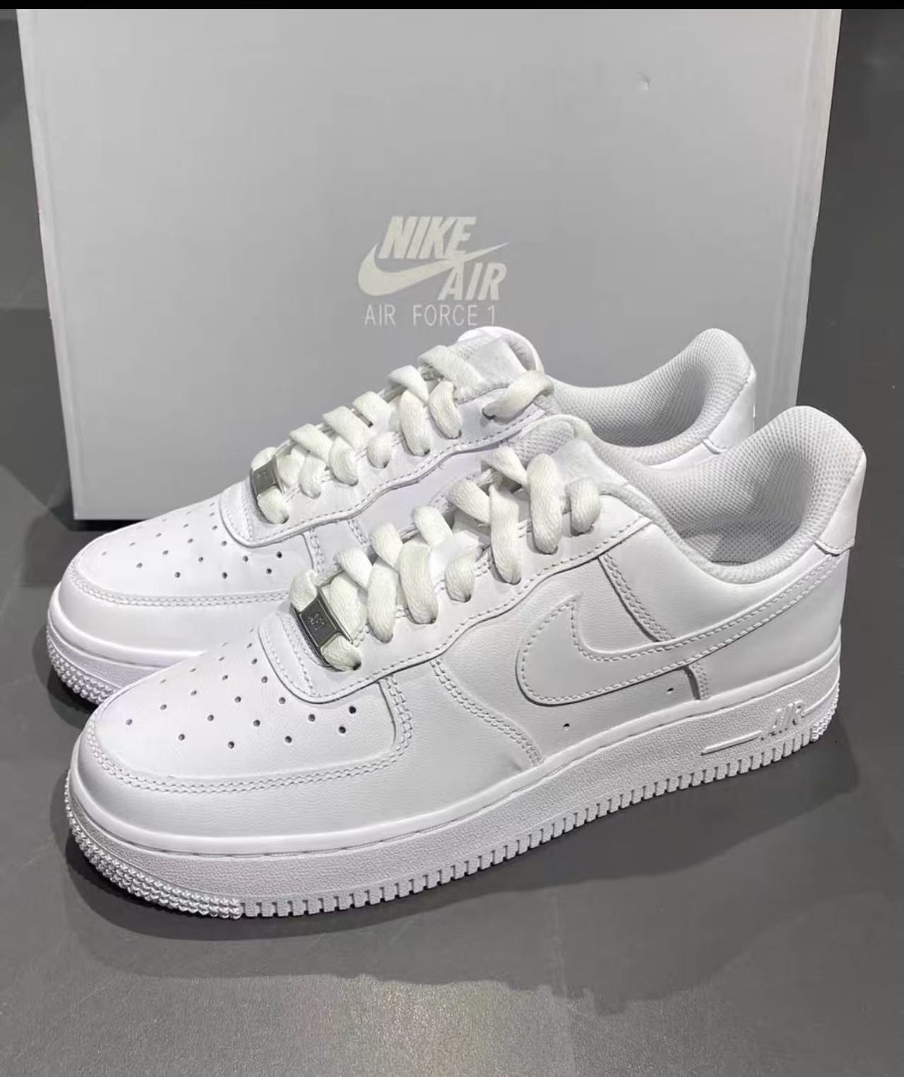 Air Force 1  Low white classic version