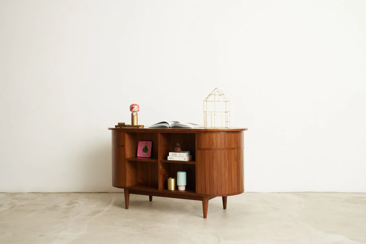 Fluted Curved Desk