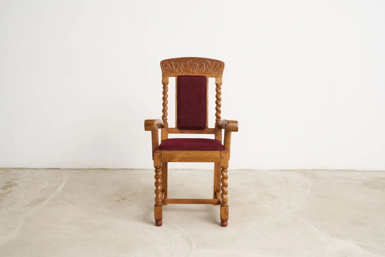 Colonial Dining Chair With Spiral Leg