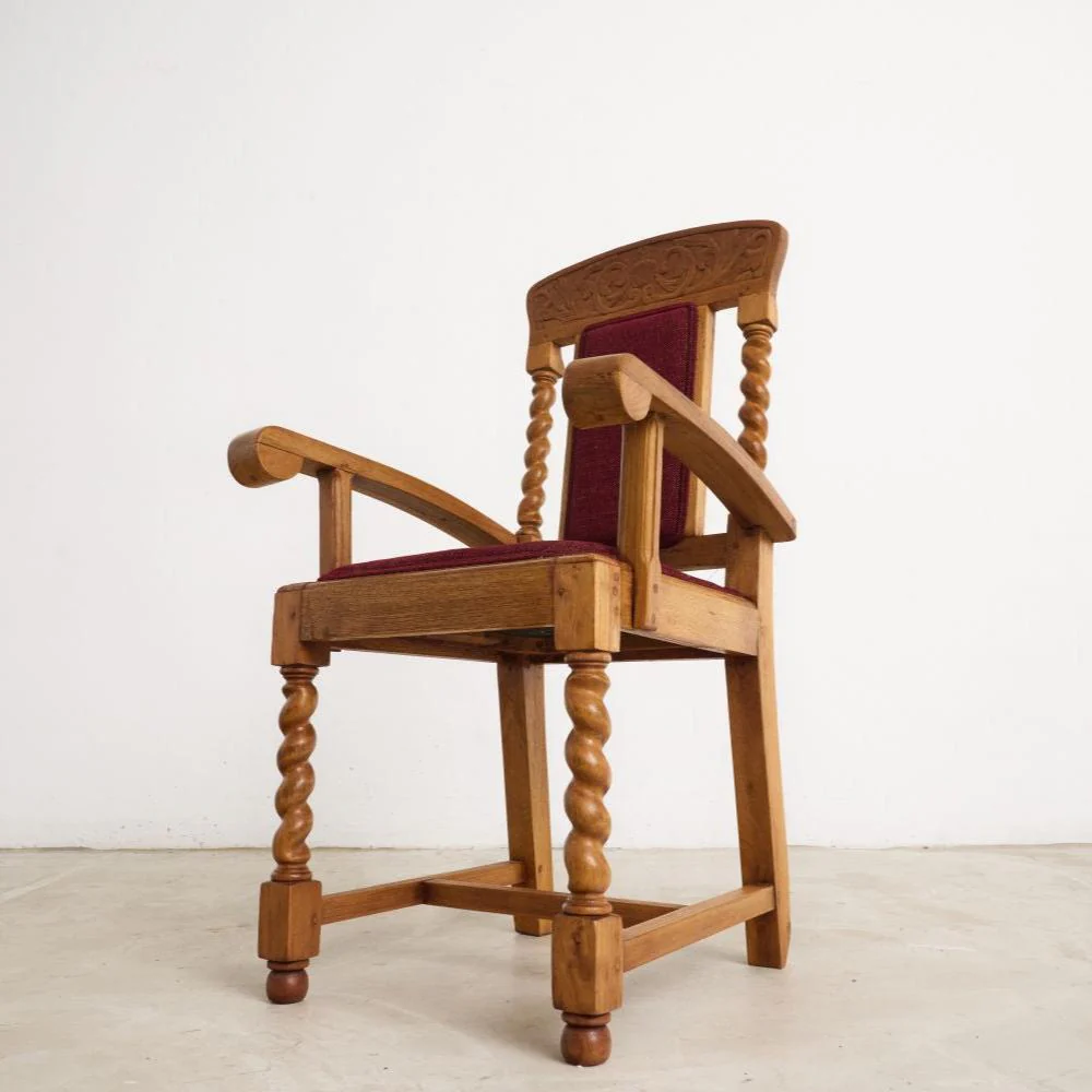Colonial Dining Chair With Spiral Leg