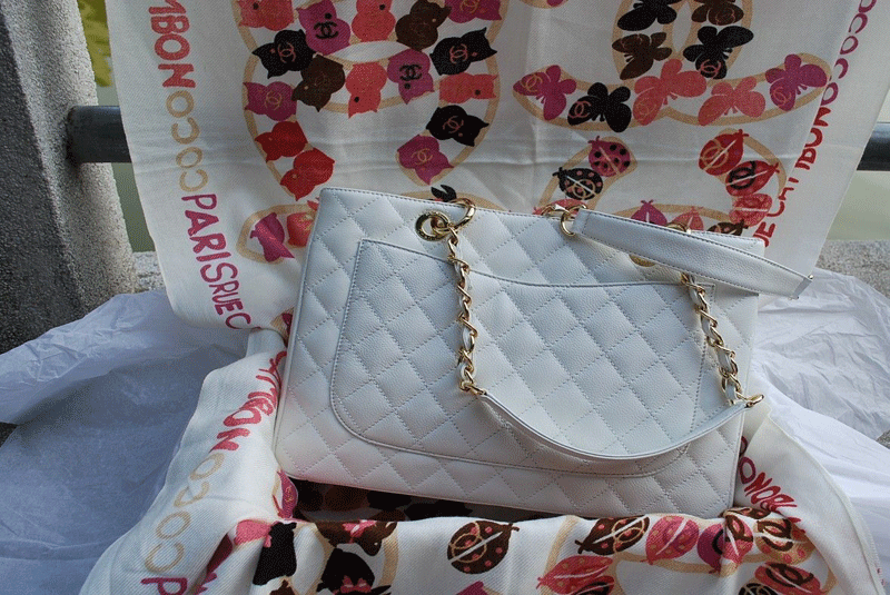 Chanel 2011 GST Caviar Leather Handbag 36092 White