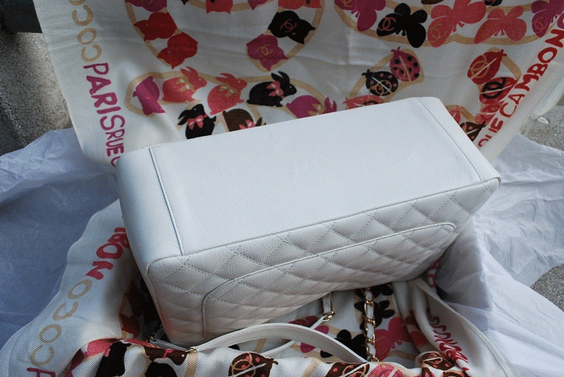 Chanel 2011 GST Caviar Leather Handbag 36092 White