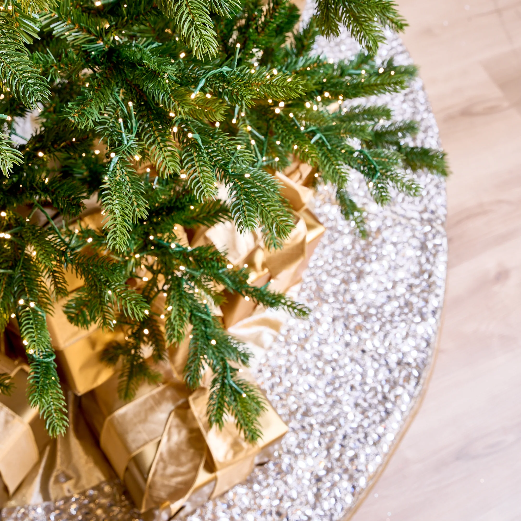 Galloway Spruce Tree Pre-Lit Warm White LED Lights With 8 Functions