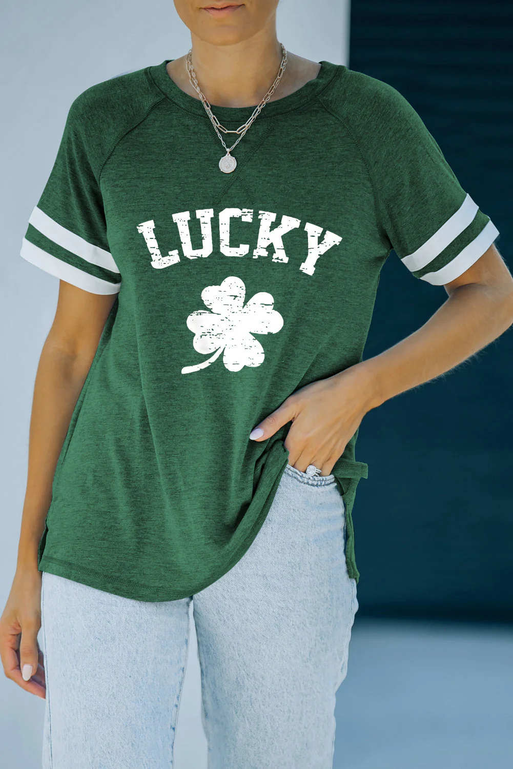 Clover Lucaky Slogan Round Neck Shift Casual T-Shirts。