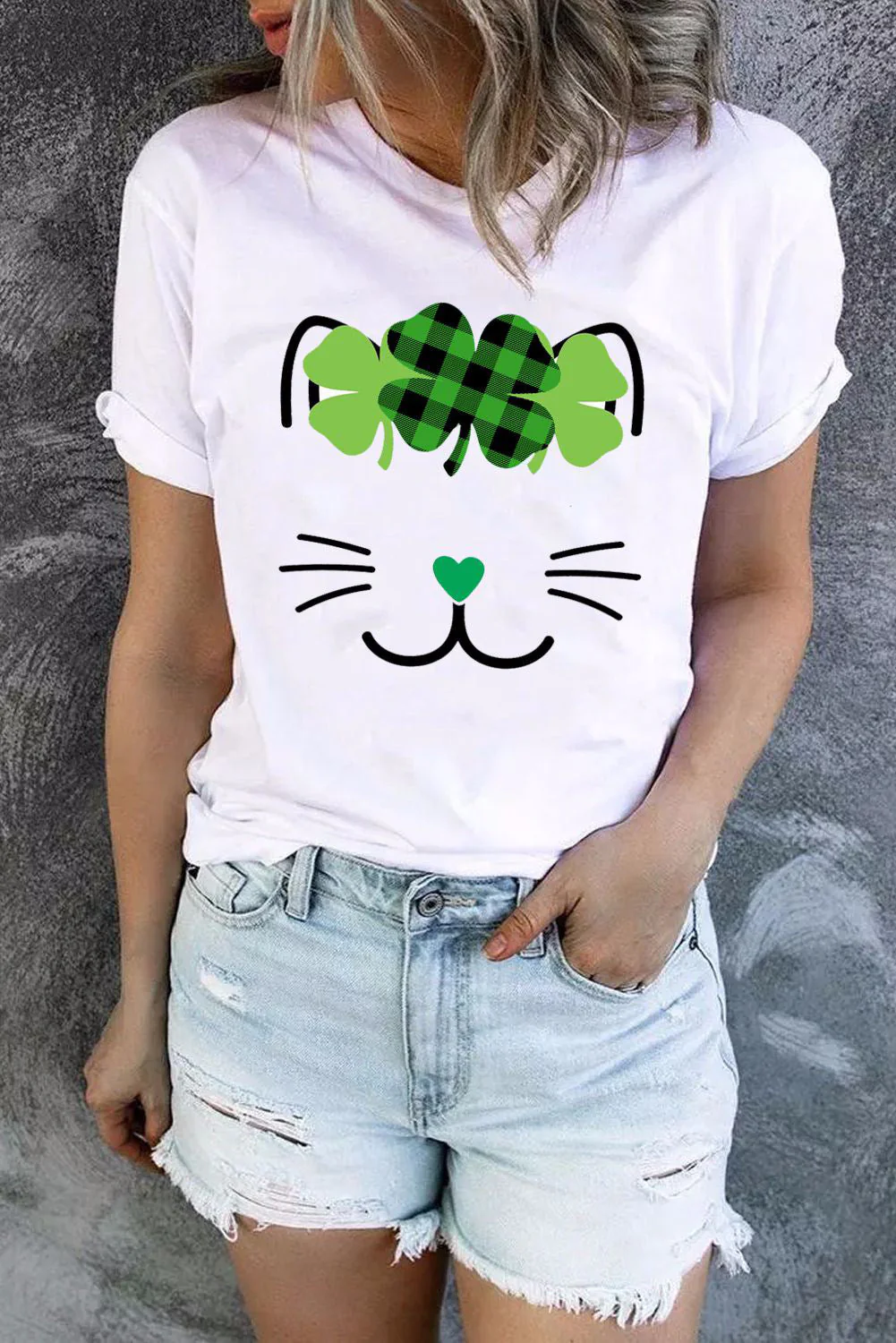 White Animal Round Neck Short Sleeve T-shirt.