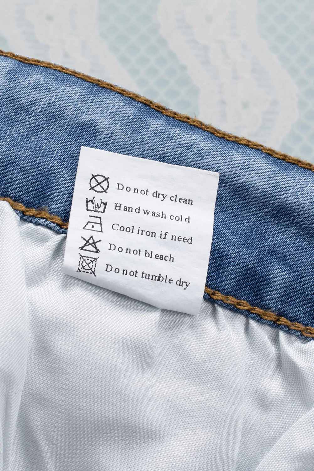 Shamrock Casual Ripped Jeans。