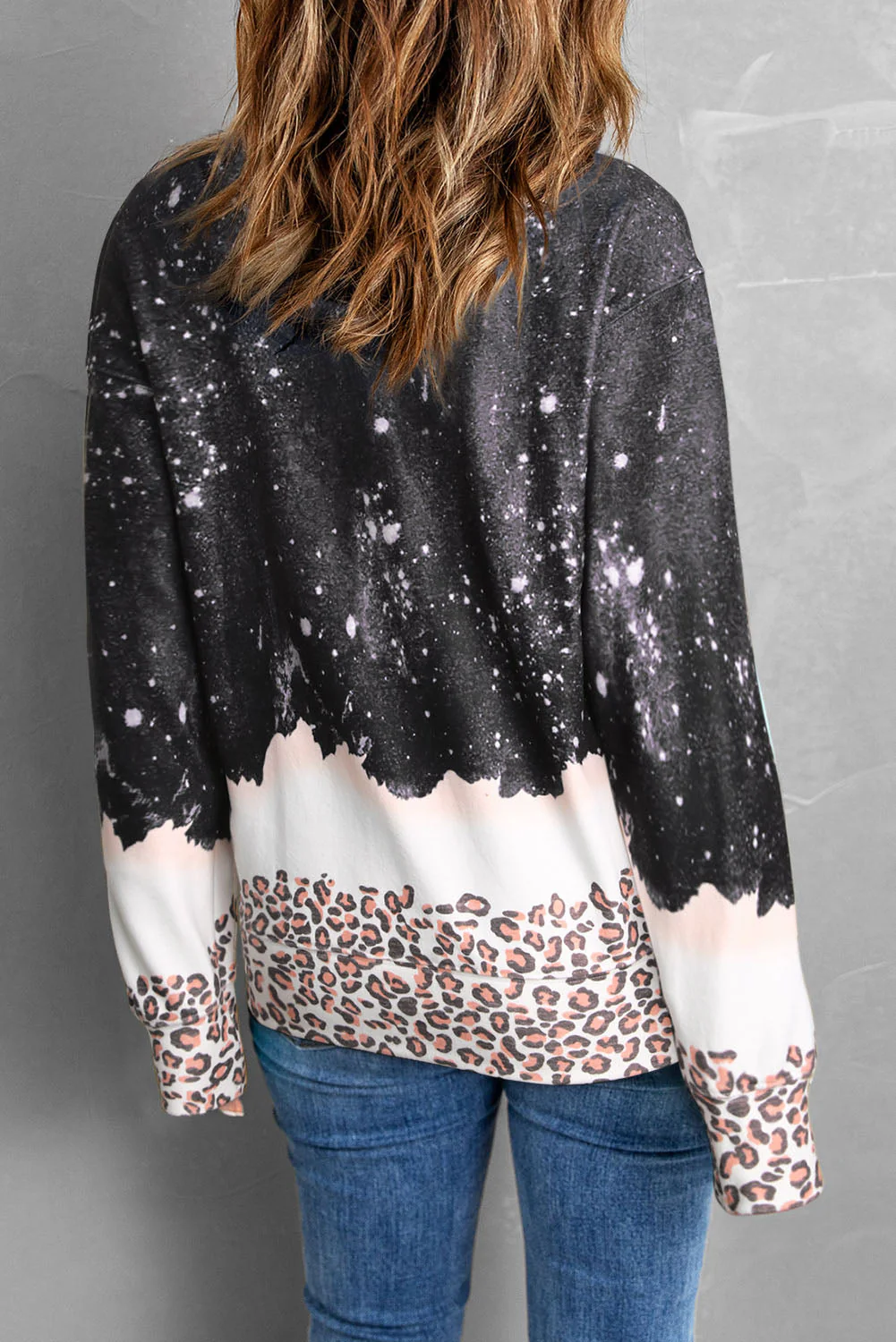 Lucky Clover Leopard Round Neck Shift Casual sweatshirt.