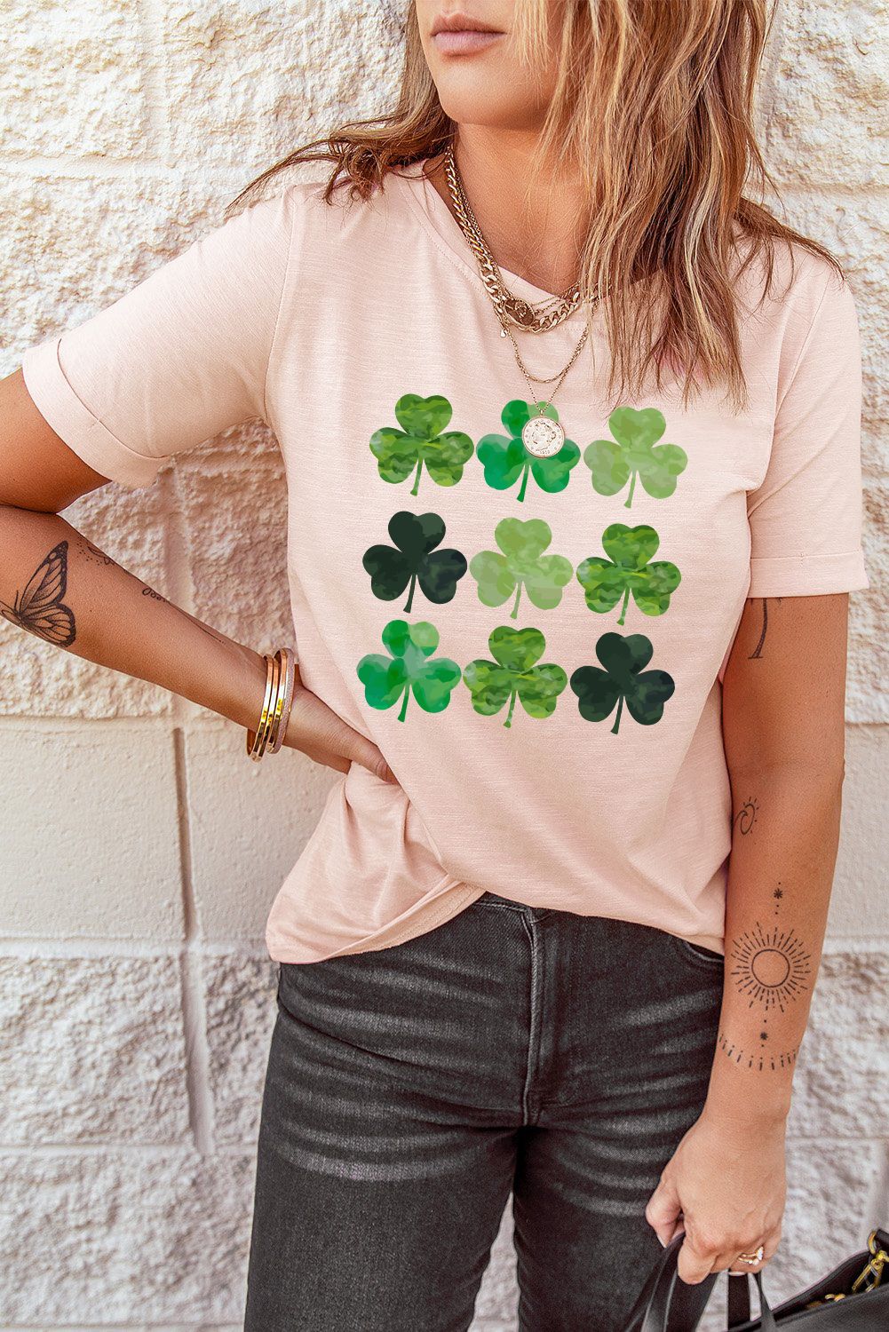 Pink Plants Casual Short Sleeve T-shirt.