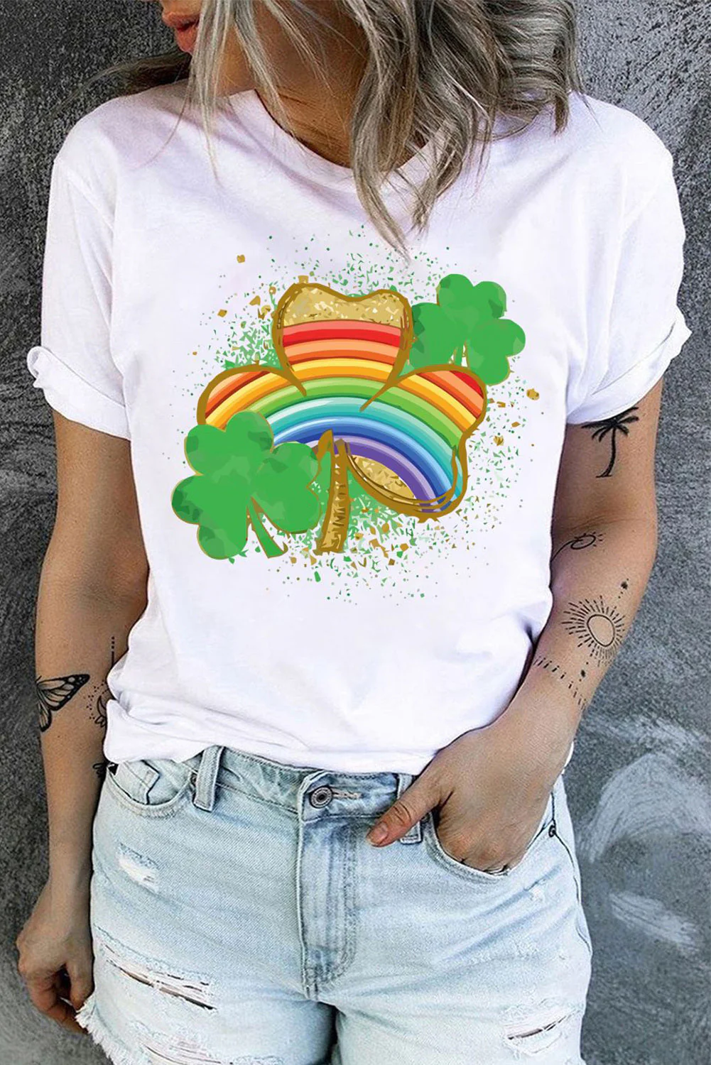 St. Patrick's Day Rainbow Clover Floral Round Neck Shift Casual T-Shirts。