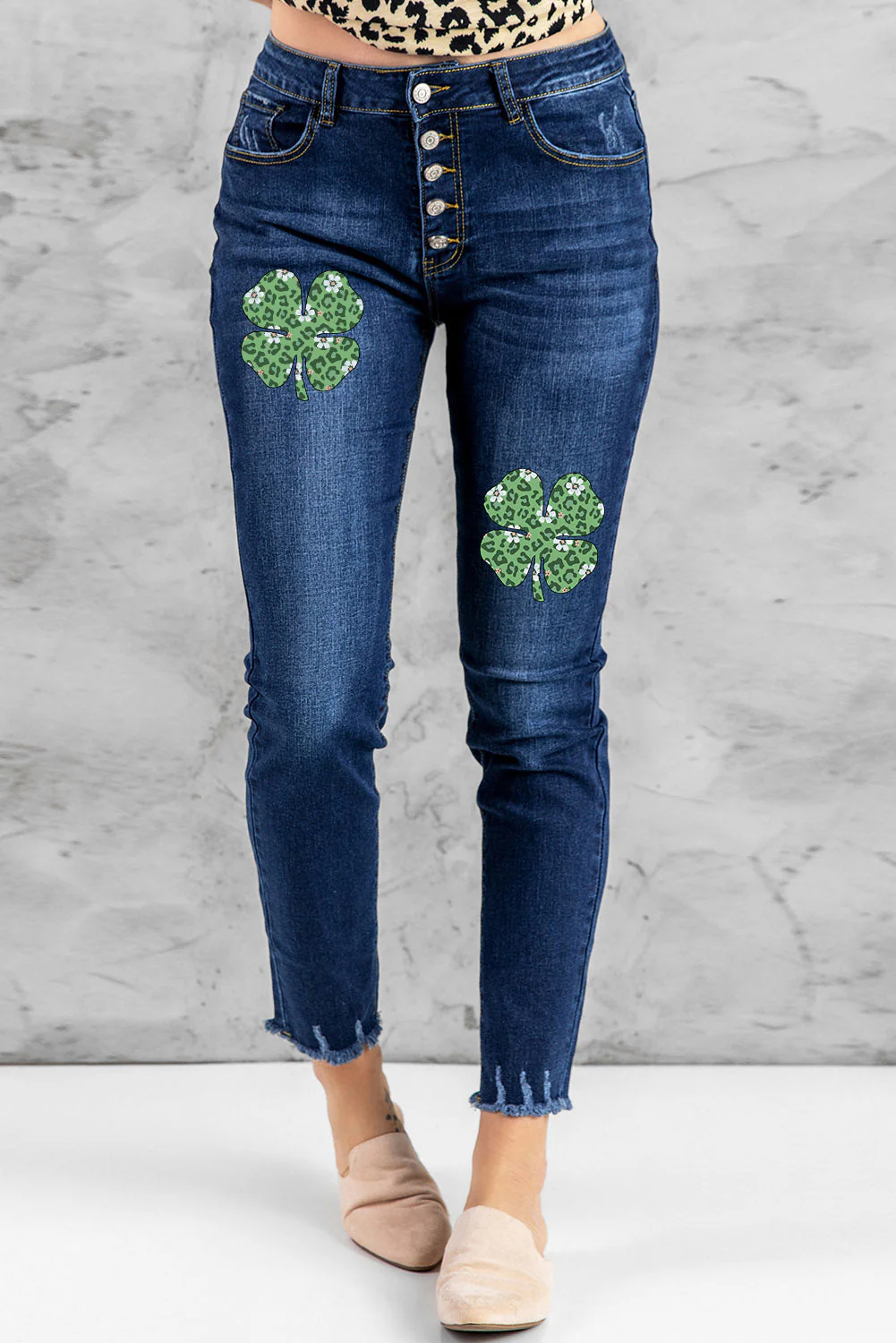 Leopard Shamrock Print Button-fly High Waist Jeans 。