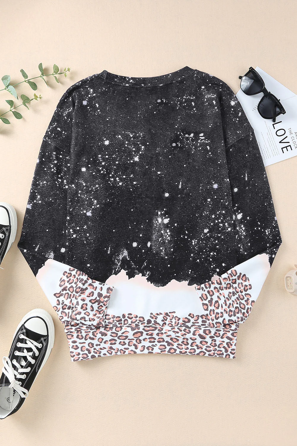 Lucky Clover Leopard Round Neck Shift Casual sweatshirt.