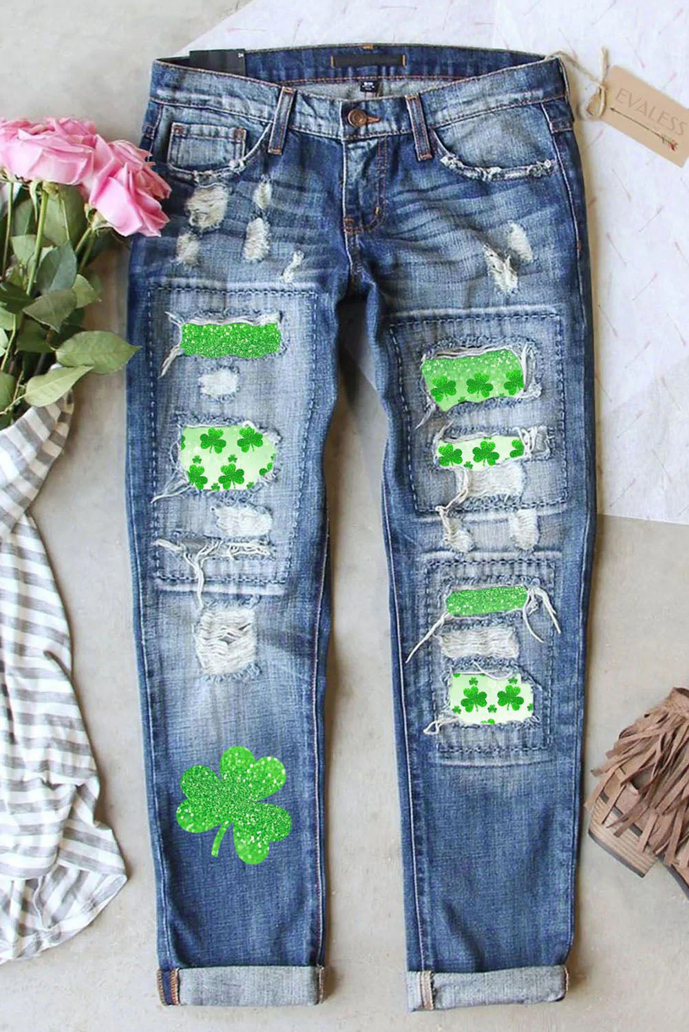 St. Patrick's Day Clover Graphic Shift Casual Ripped Jeans。