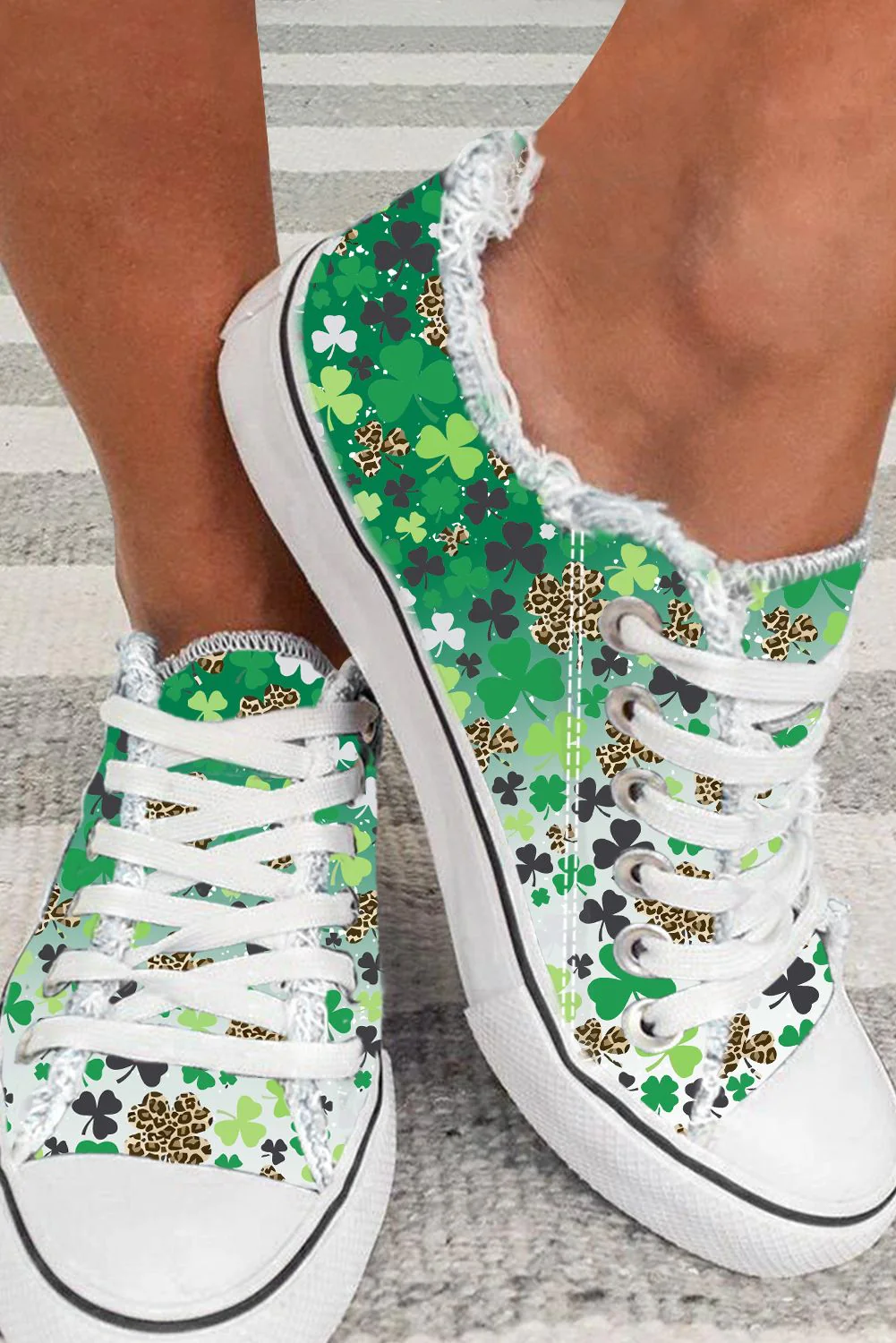 Green Clover Leopard Flats Canvas Shoes.