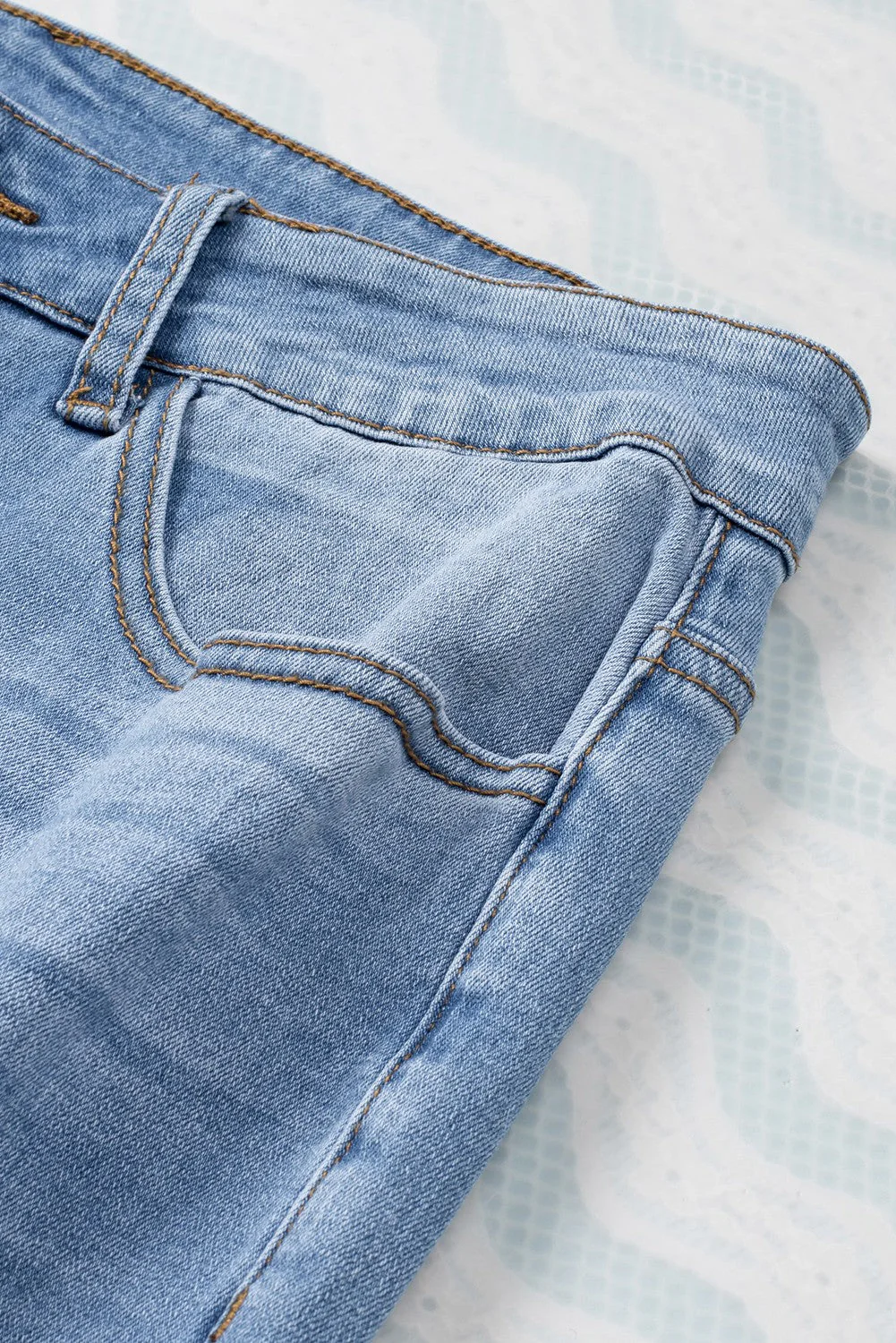 St. Patrick's Day Shamrock Ripped Casual Denim Jeans。