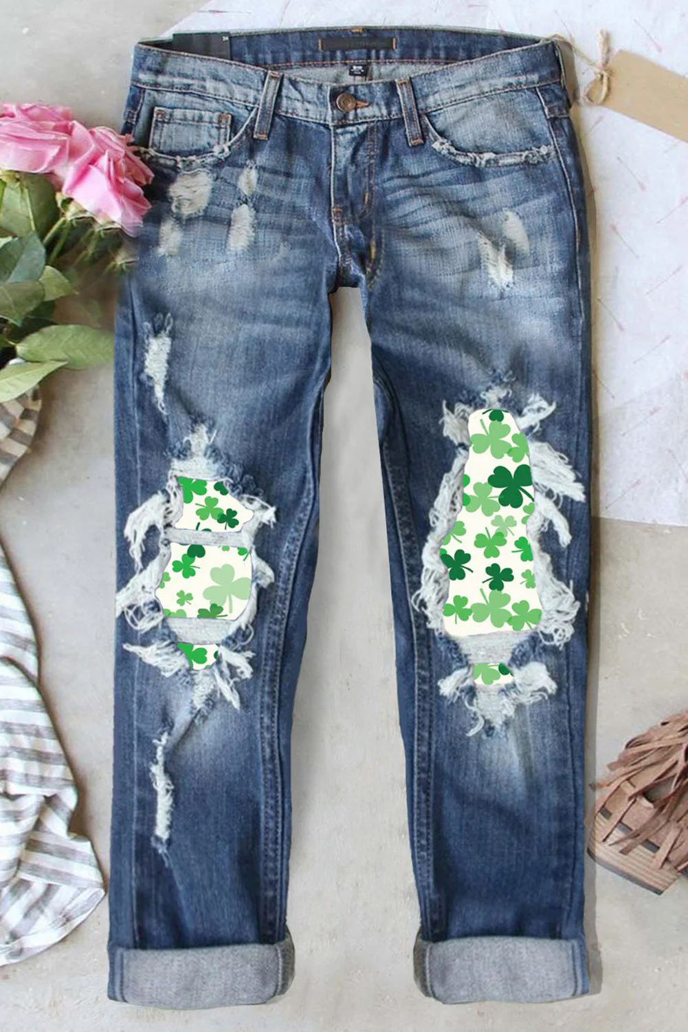 St. Patrick's Day Clover Graphic Ripped Raw Hem Sheath Casual Jeans.