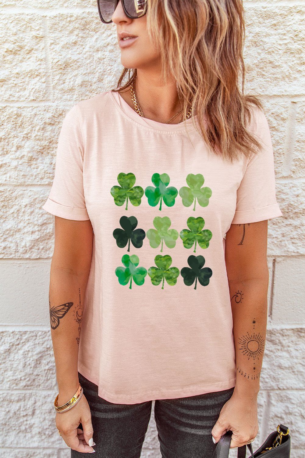 Pink Plants Casual Short Sleeve T-shirt.