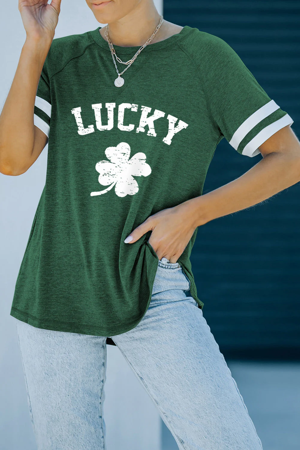 Clover Lucaky Slogan Round Neck Shift Casual T-Shirts。