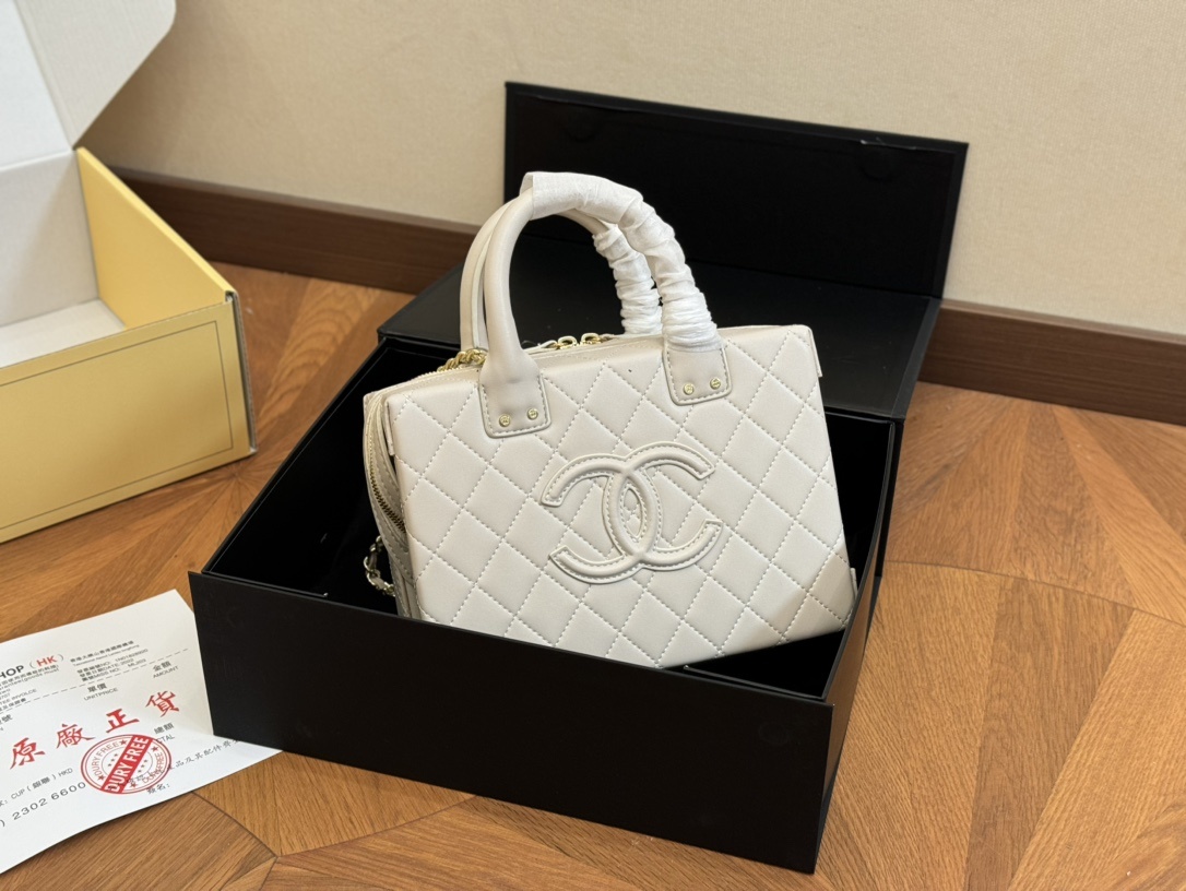 Chanel Autumn/Winter makeup box