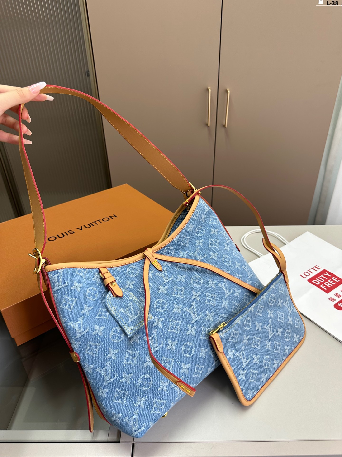 LV Louis Vuitton's new denim Carry all bag