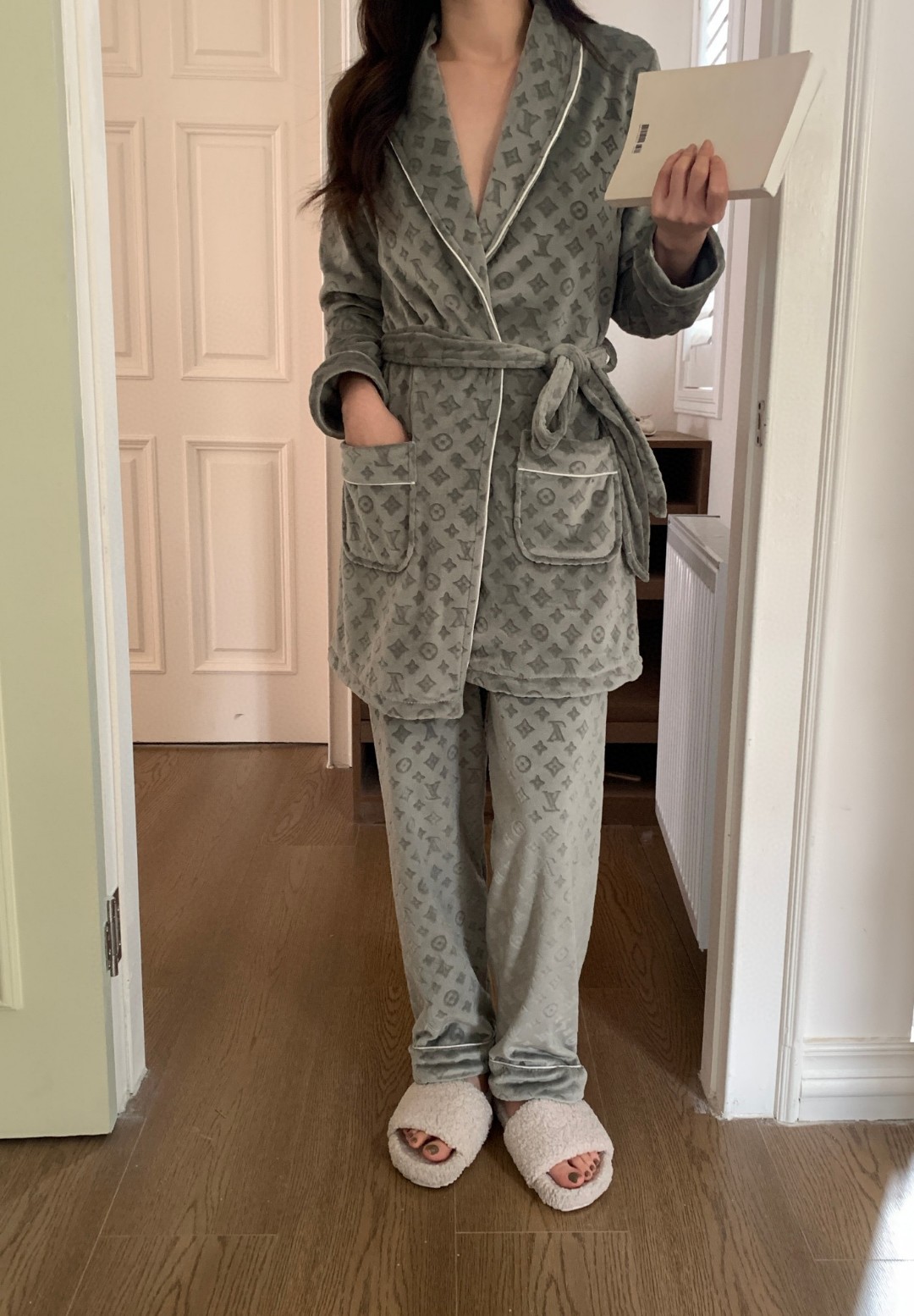 LV pajamas nightgowns