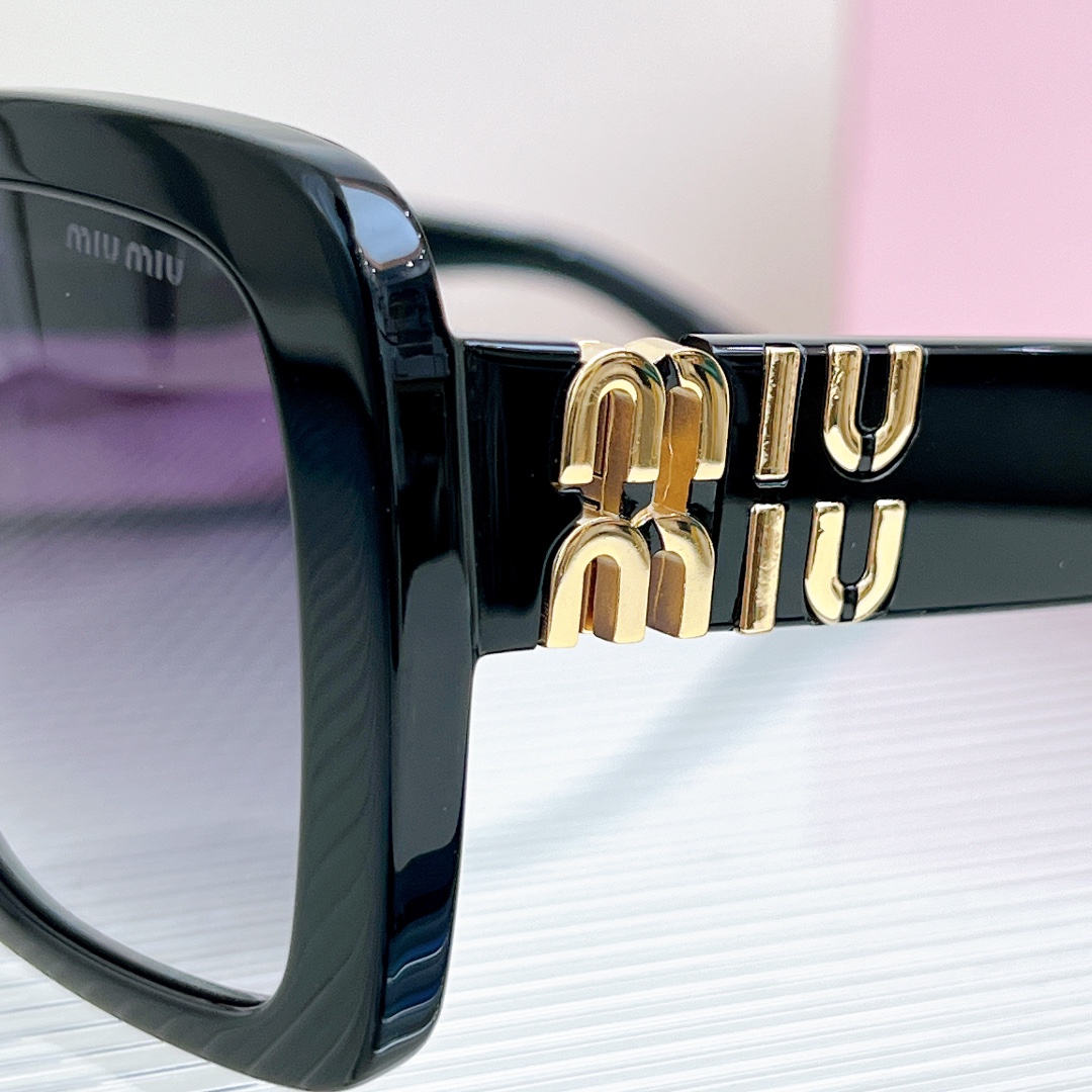 miumiu Sunglasses
