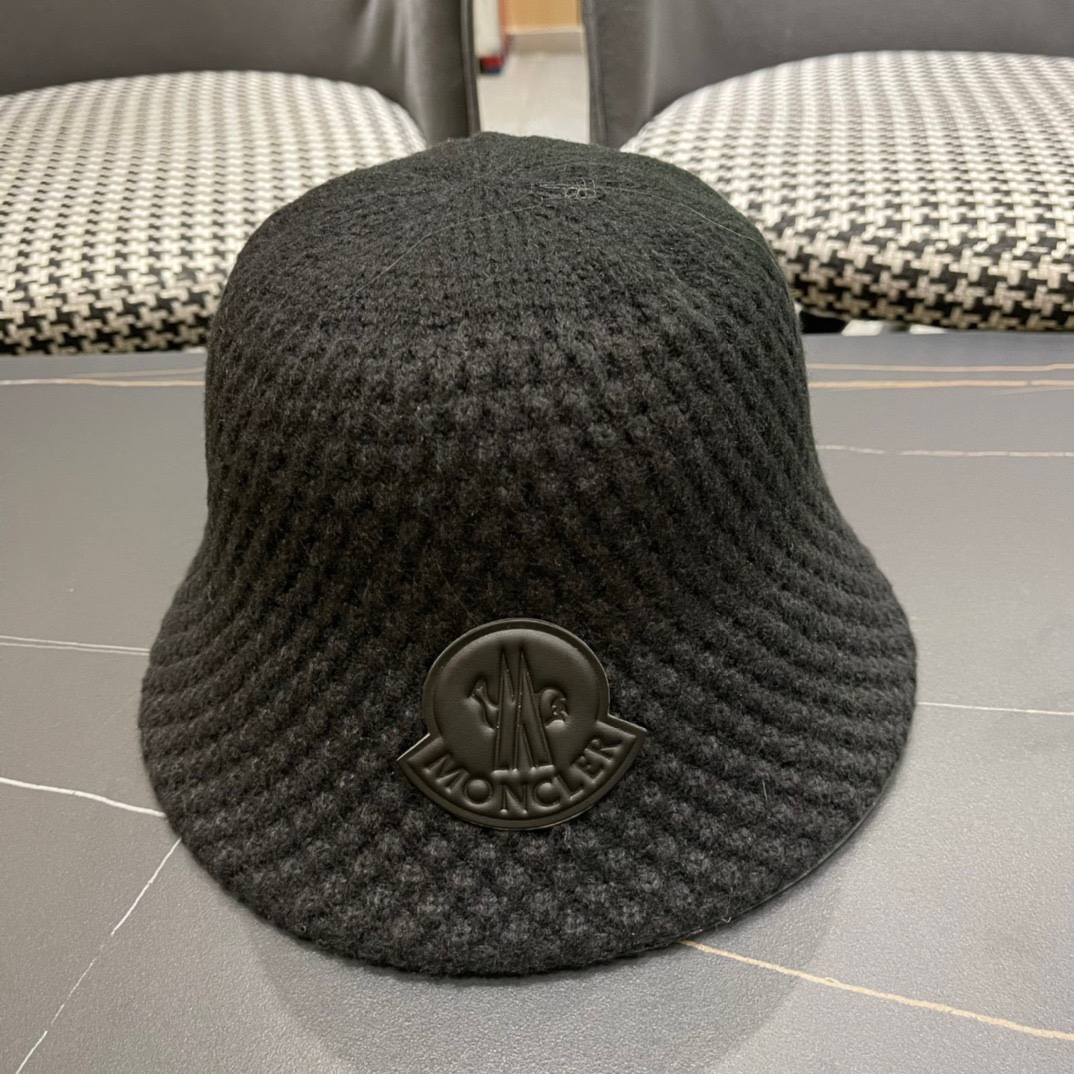 MONCLER Fisherman's woolen hat