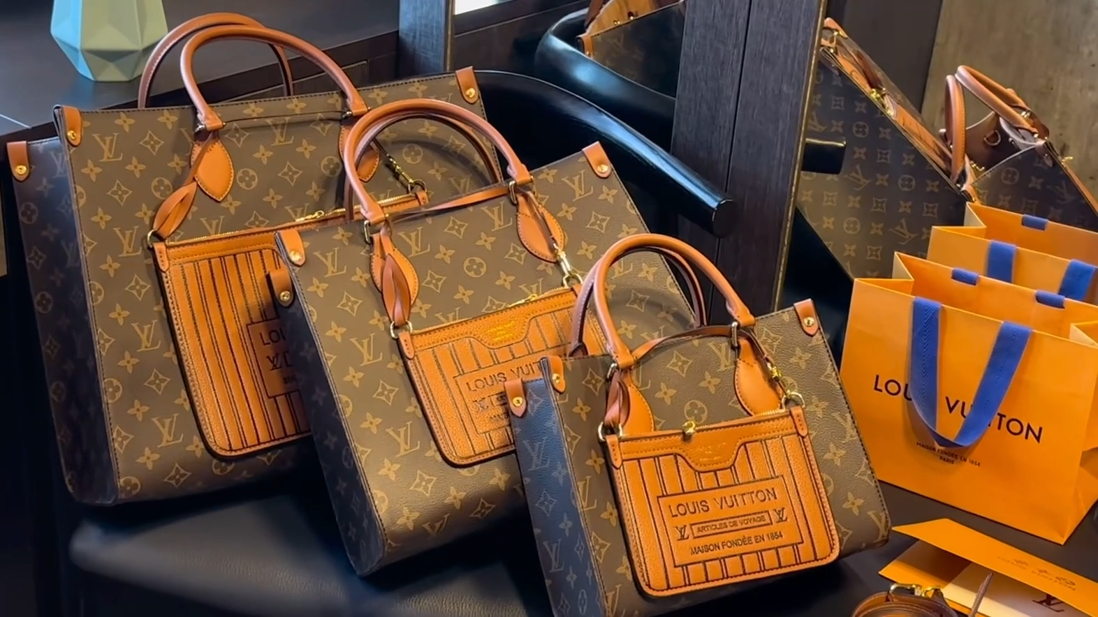 LV 24 By the pool onthego bag