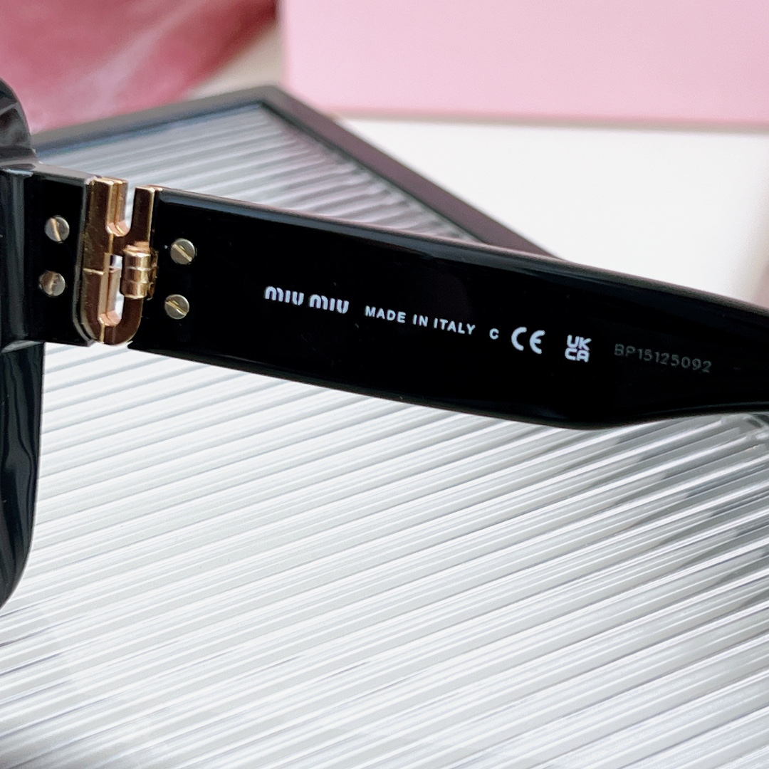 miumiu Sunglasses