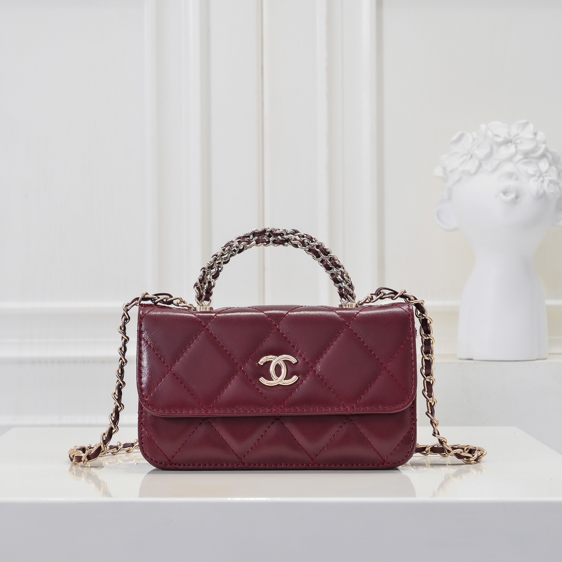 Chanel 24B woc chain bag