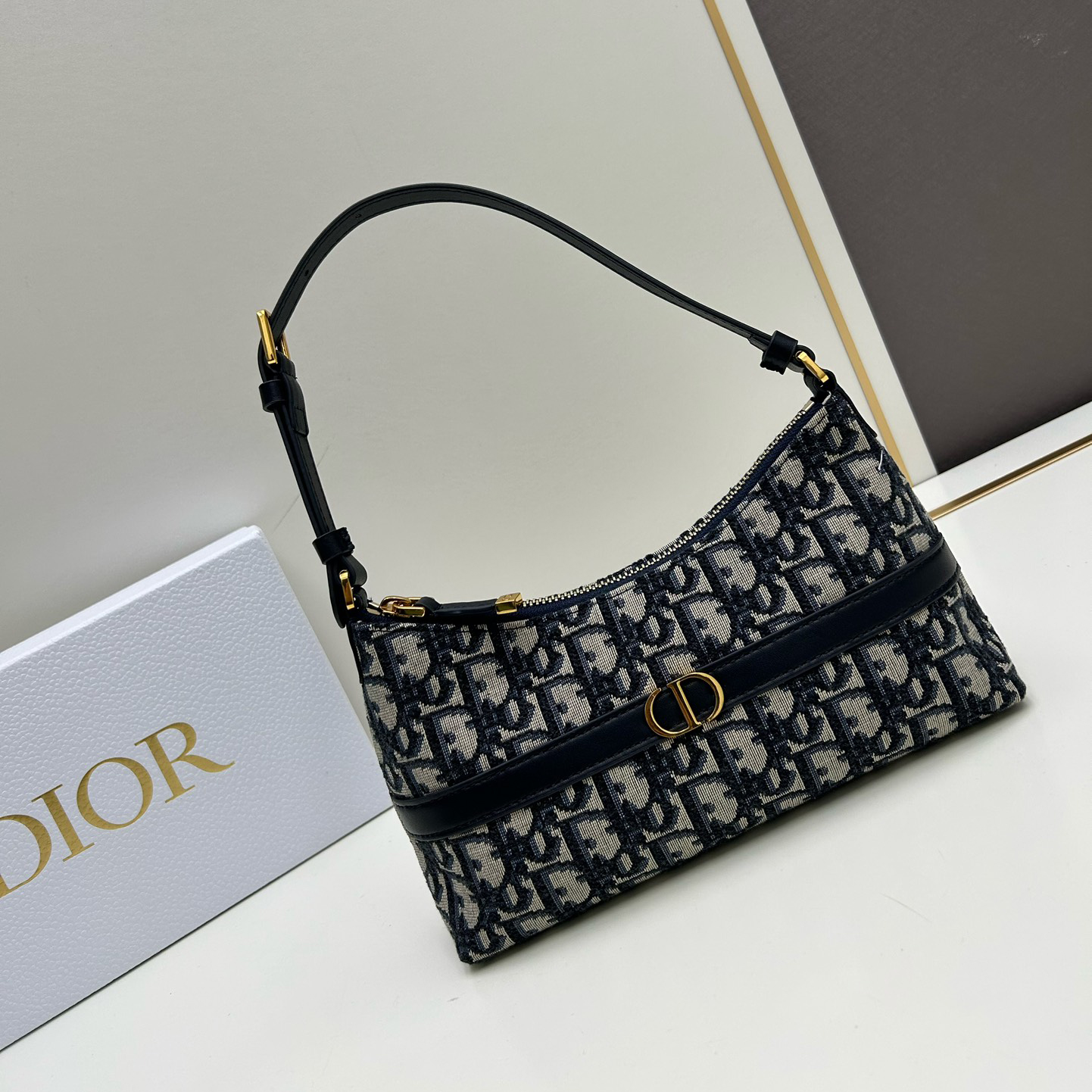Dior oblique shoulder dumpling bag