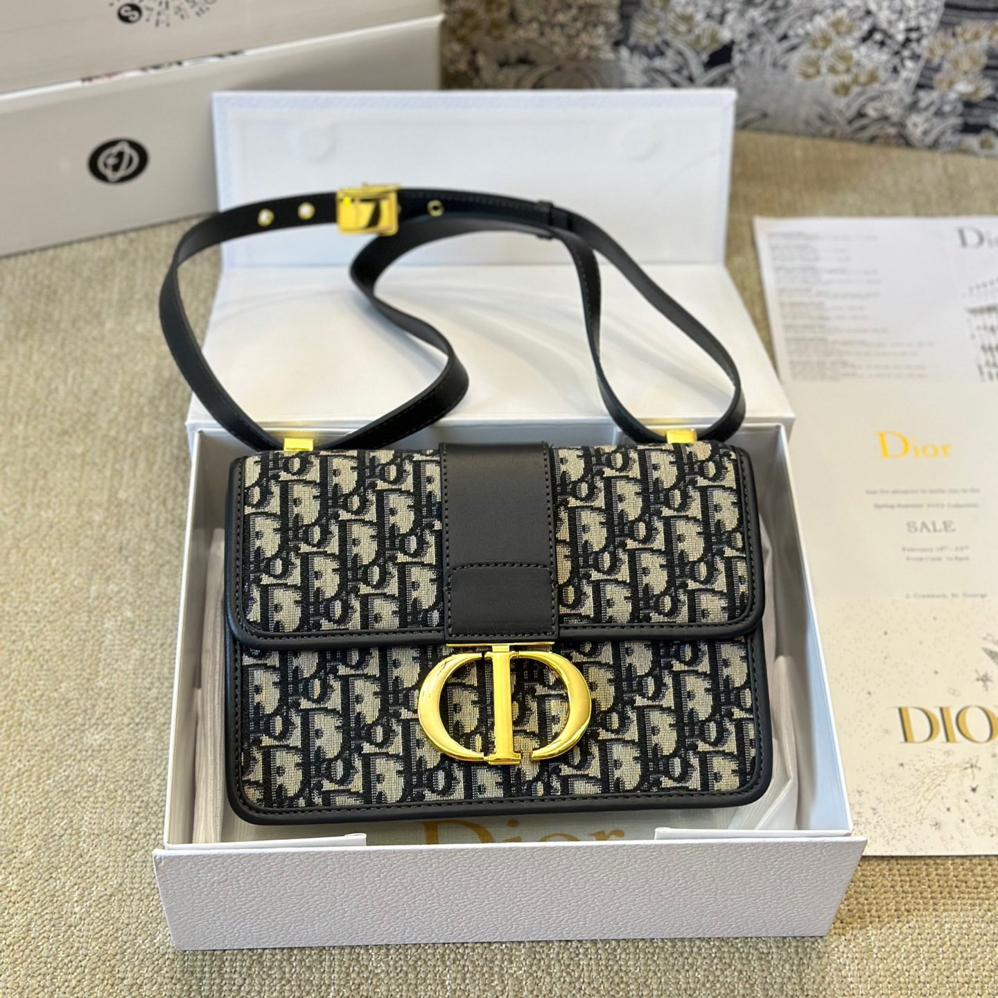Dior Montaigne chain shoulder bag