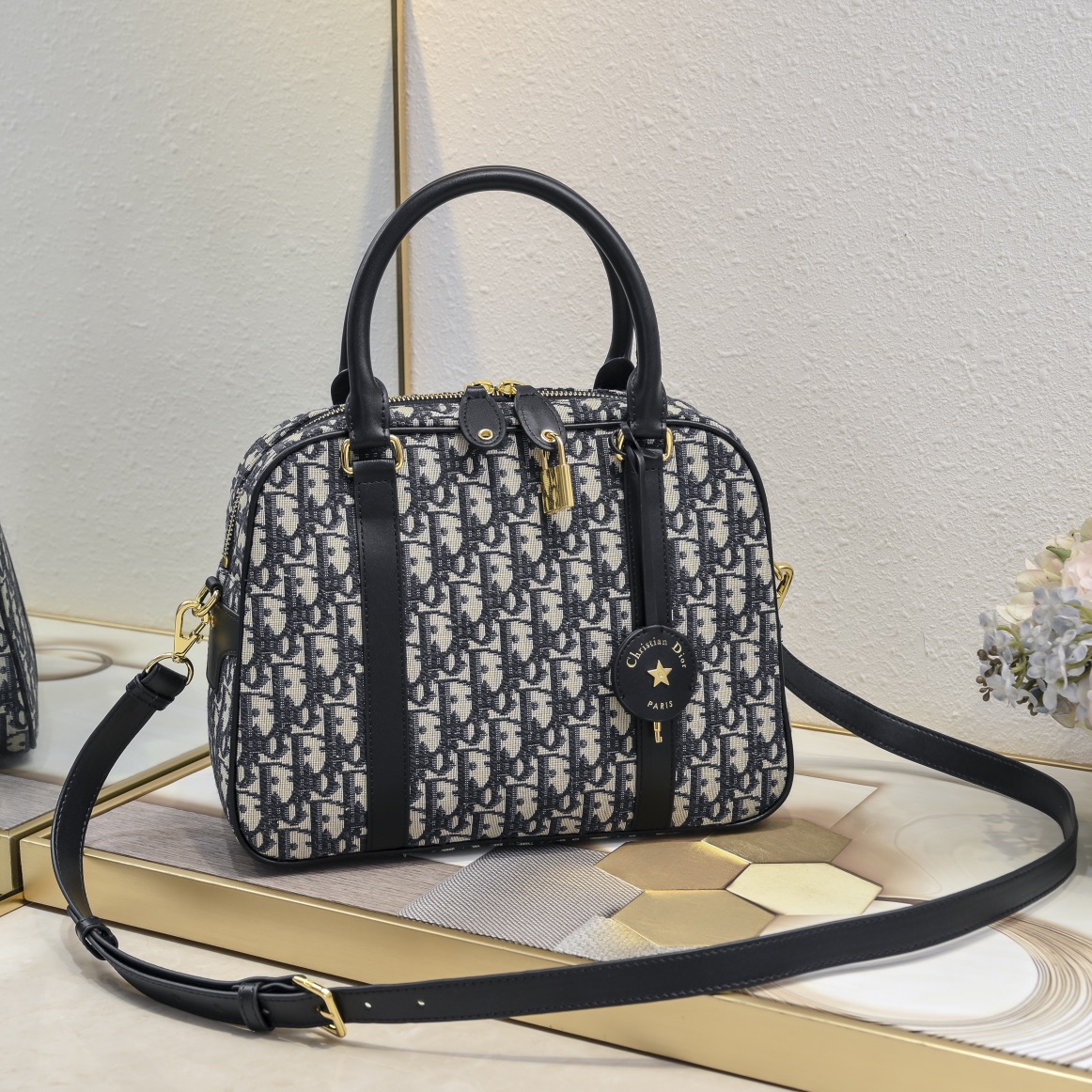 Dior D-Vibe Oblique handbag