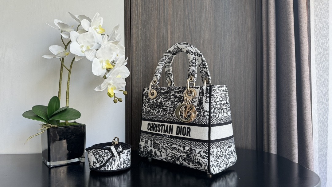 Top Quality Medium Lady D-Lite Bag