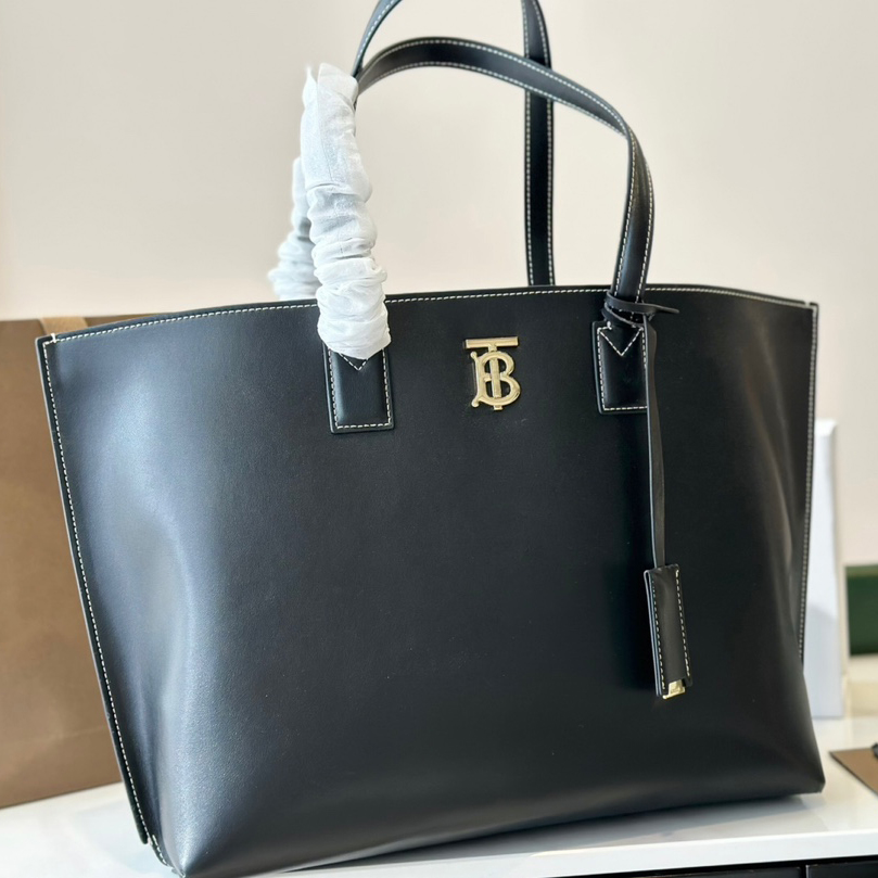 High-quality Burberry neverfull bag