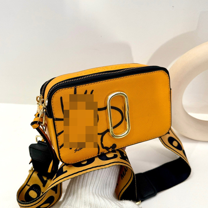 MJ Marc Jacobs X Snoopy shoulder bag