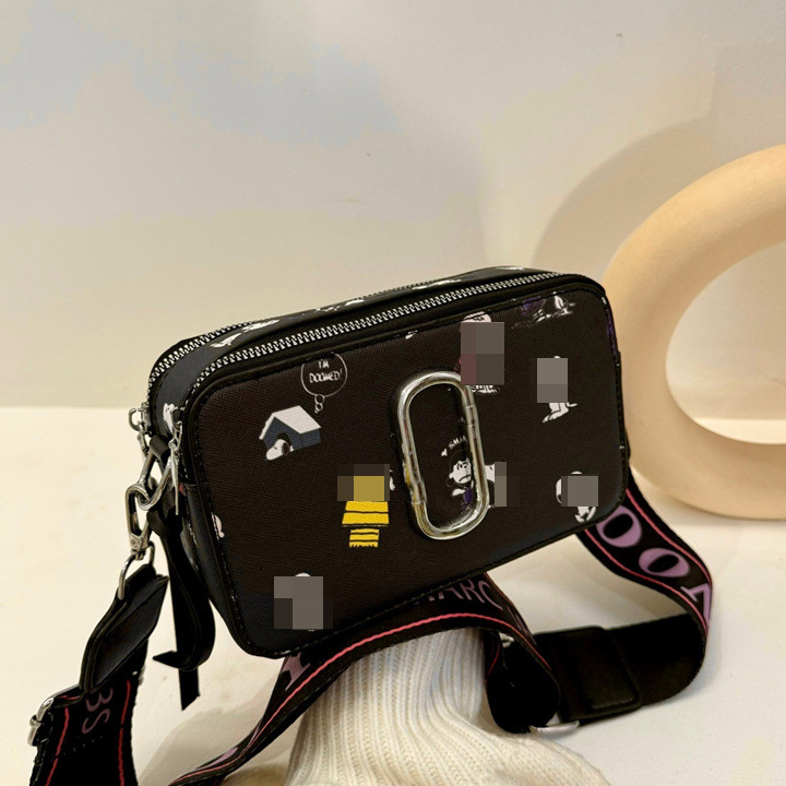 MJ Marc Jacobs X Snoopy shoulder bag