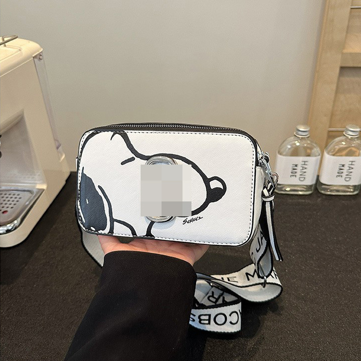 MJ Marc Jacobs X Snoopy shoulder bag