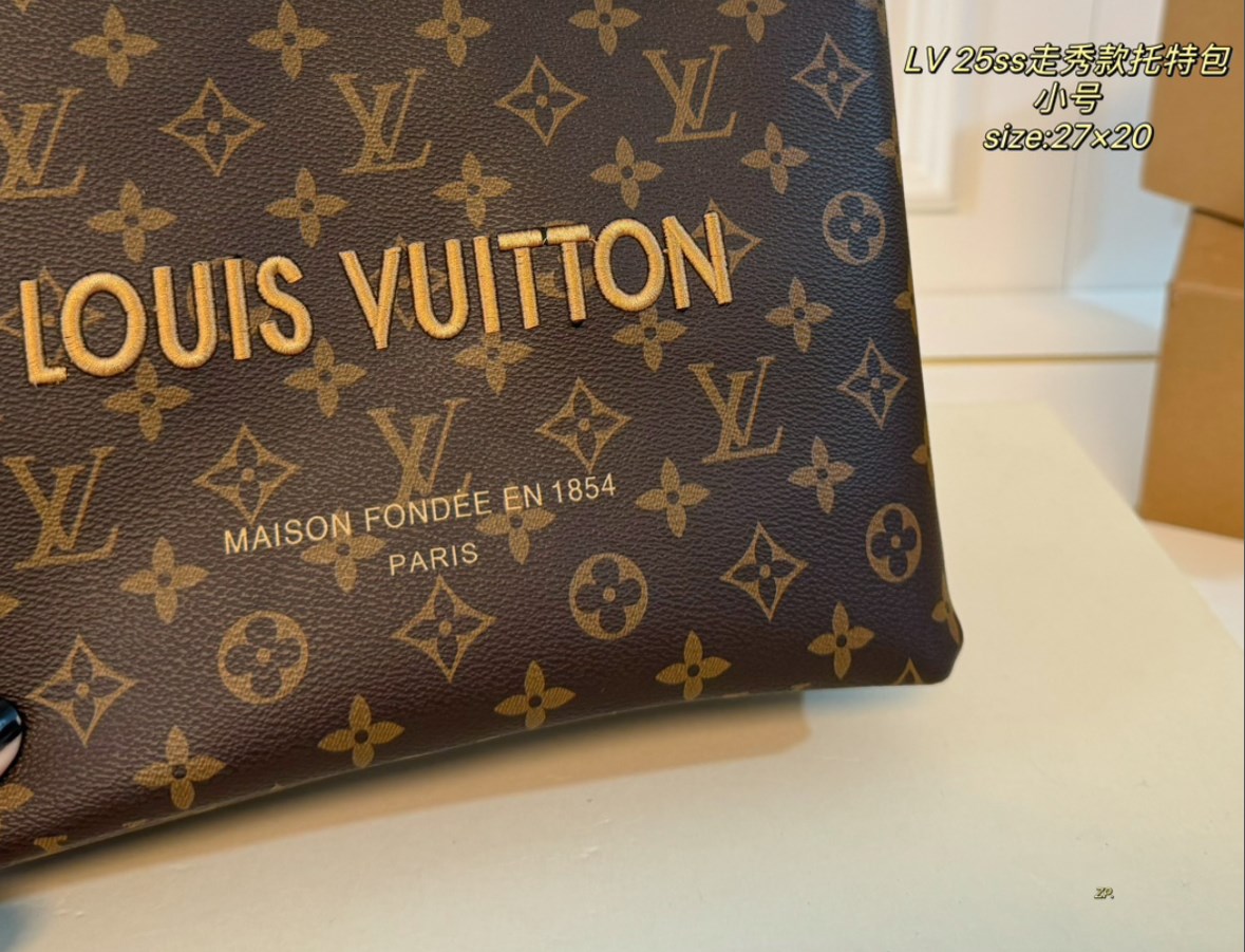 LV Louis Vuitton's SHOULDER handbag