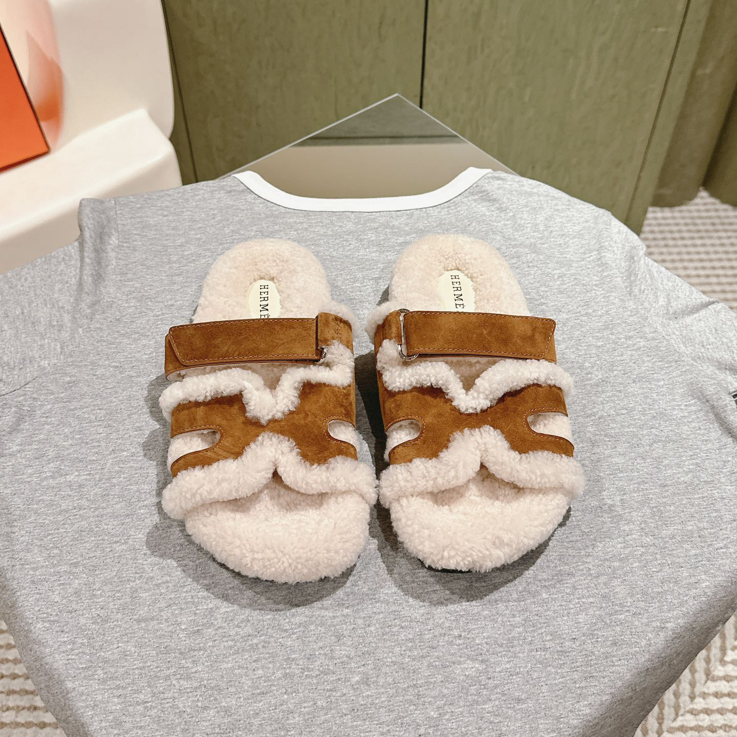Hermes oran Lamb wool flat bottomed slippers