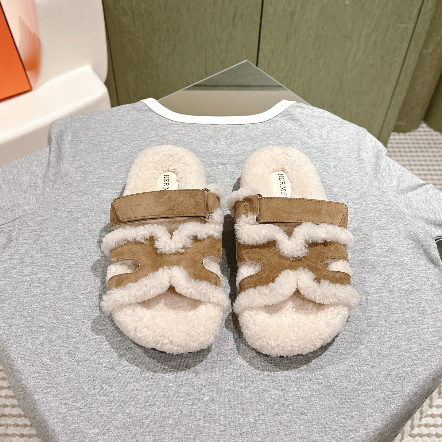 Hermes oran Lamb wool flat bottomed slippers