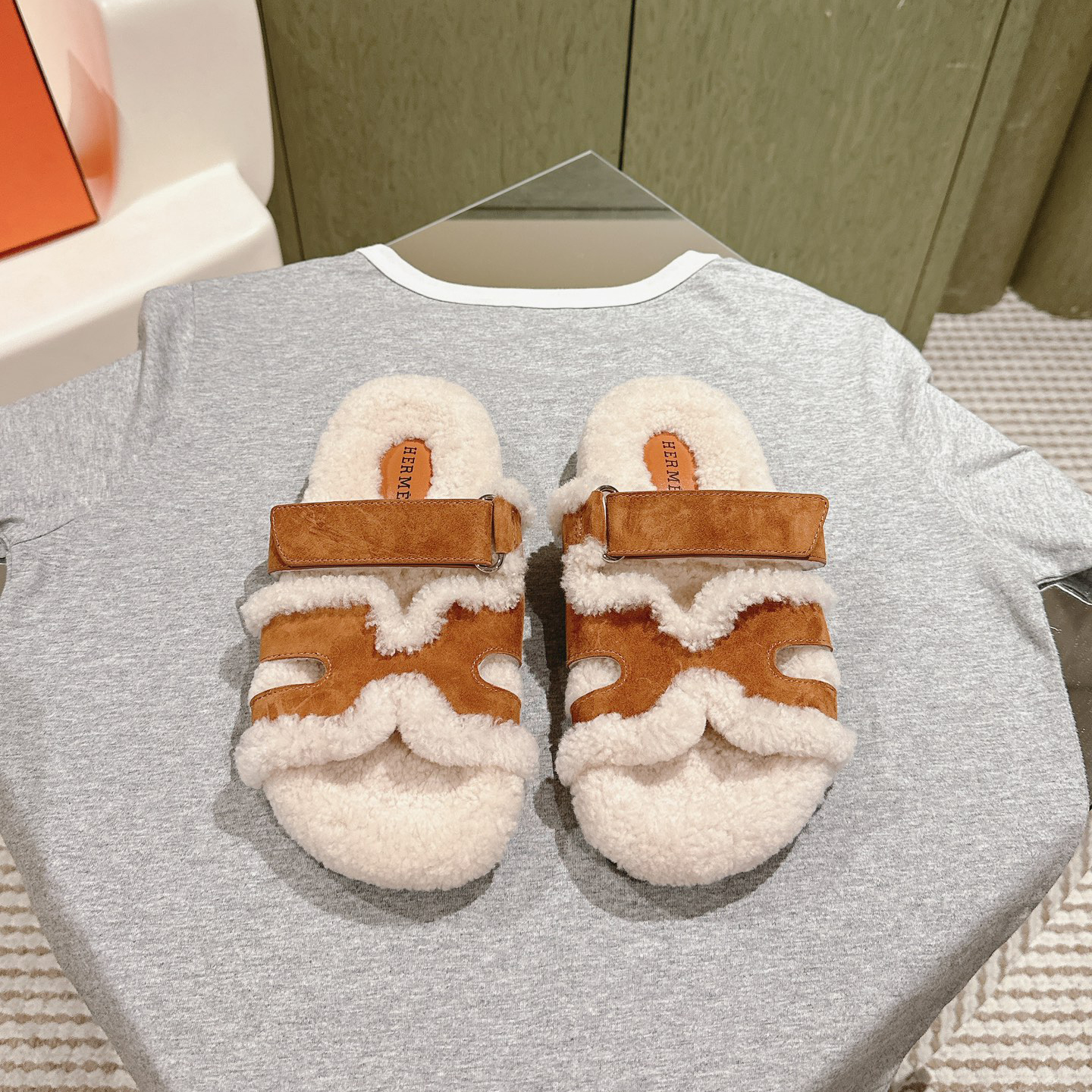 Hermes oran Lamb wool flat bottomed slippers