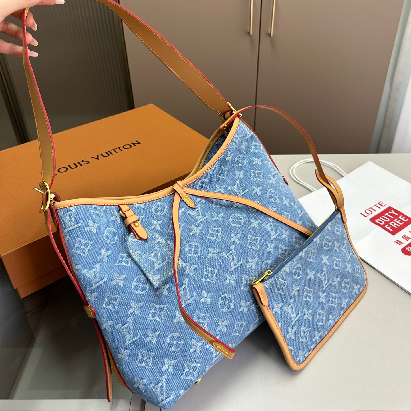 LV Louis Vuitton's new denim Carry all bag
