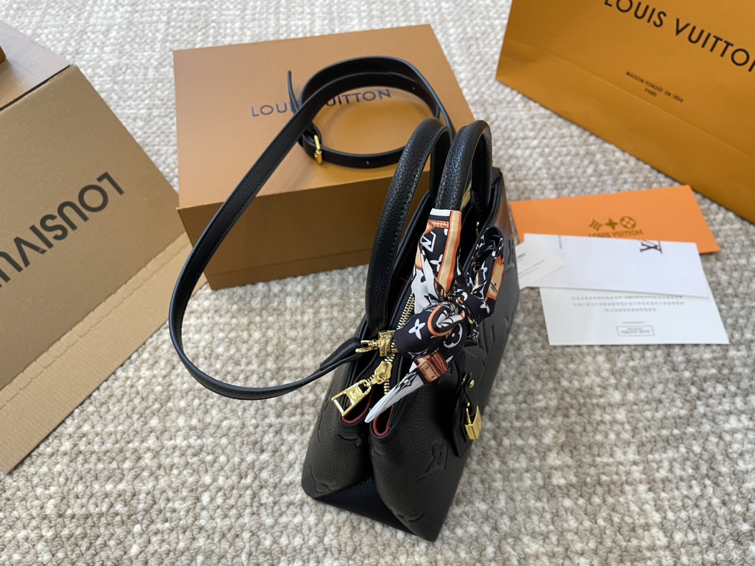 Lv Montana Bag